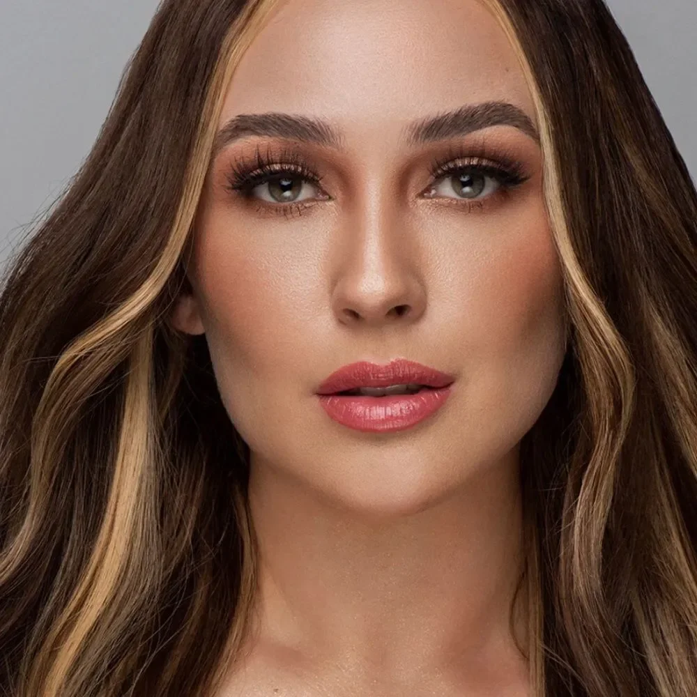 Kenia Ontiveros Beauty Glow and Go Kit 6 products in one pretty palette NEW
